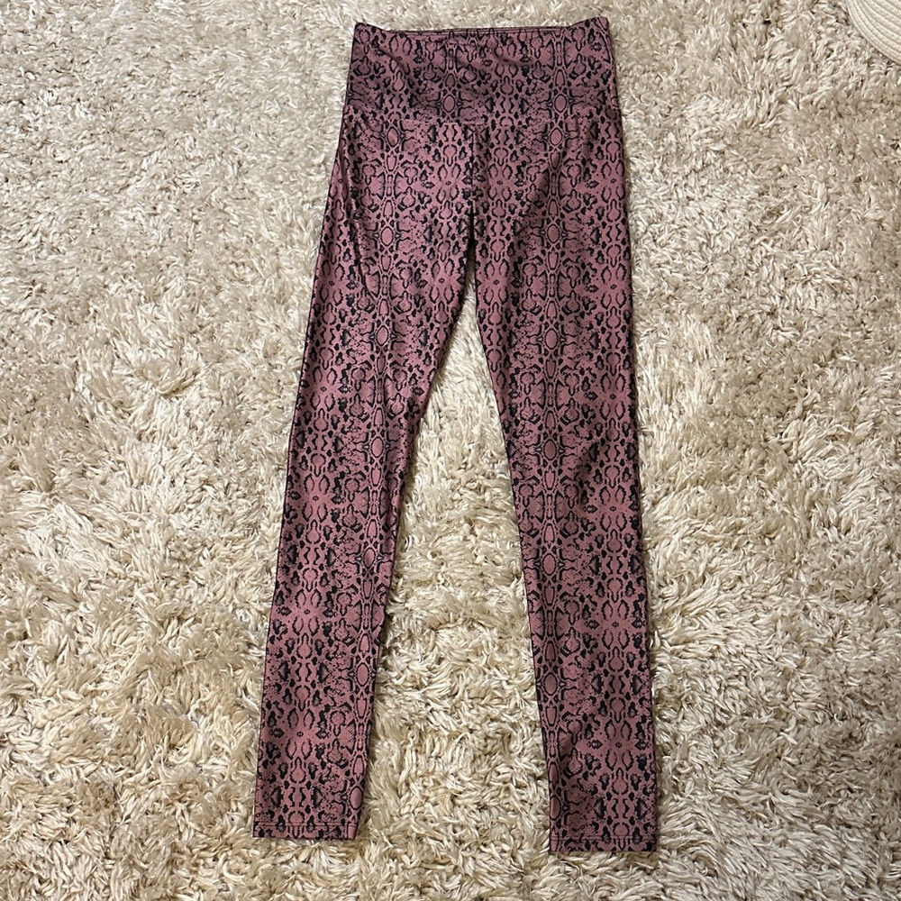 Goldsheep Mauve and Black Snake Print Leggings